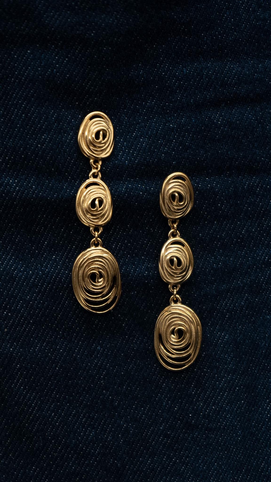 Lange Ohrringe Gold, Edelstahl 14k vergoldet, Strukturierte Statement Ohrringe, Leichte Drop Earrings - EL1