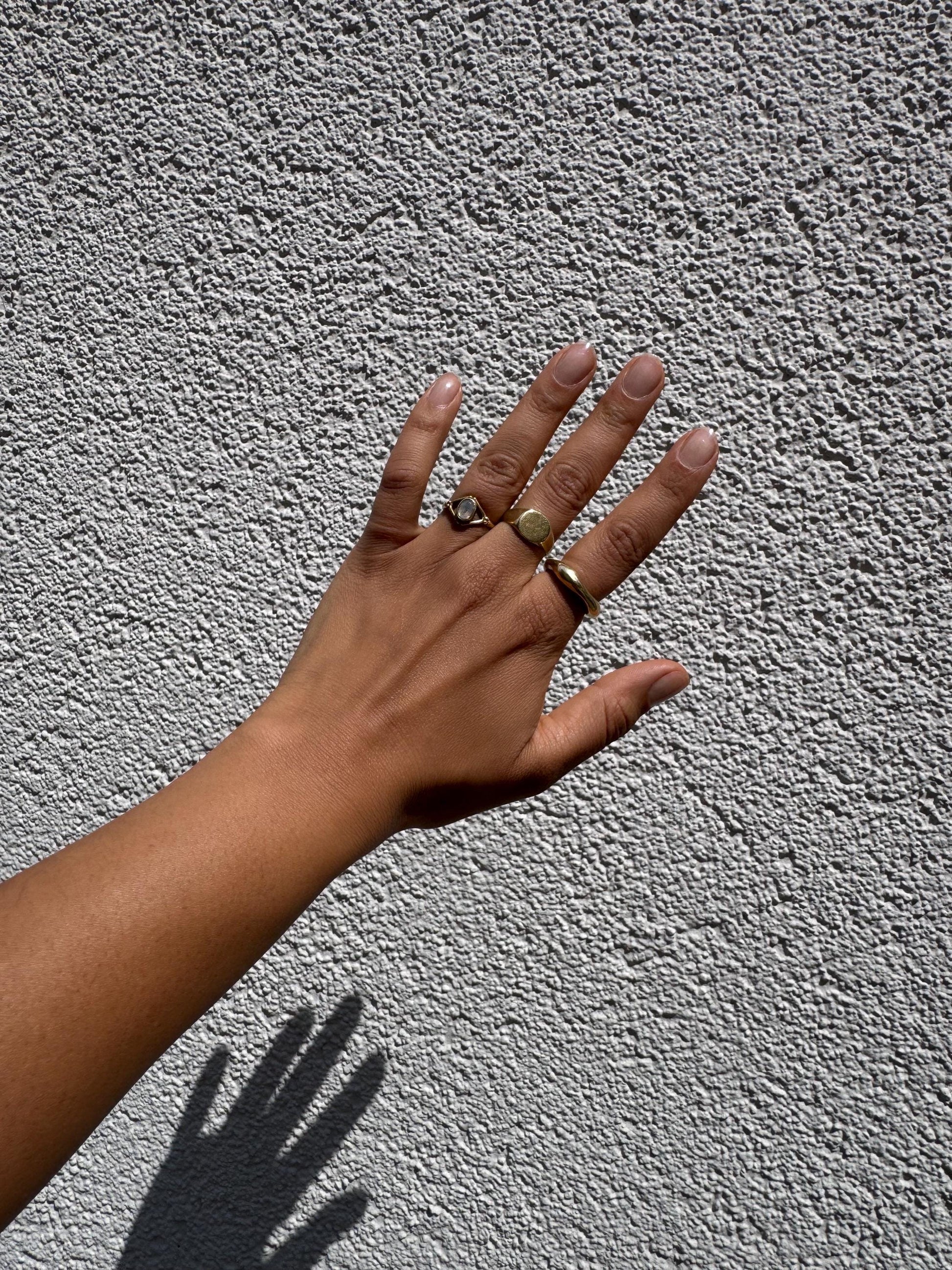 Mondstein Ring Messing, Geometrischer Statement Ring, Goldener Boho Ring, Feiner Kristall Schmuck Damen, Edler Blauschimmernder Ring - RSM14