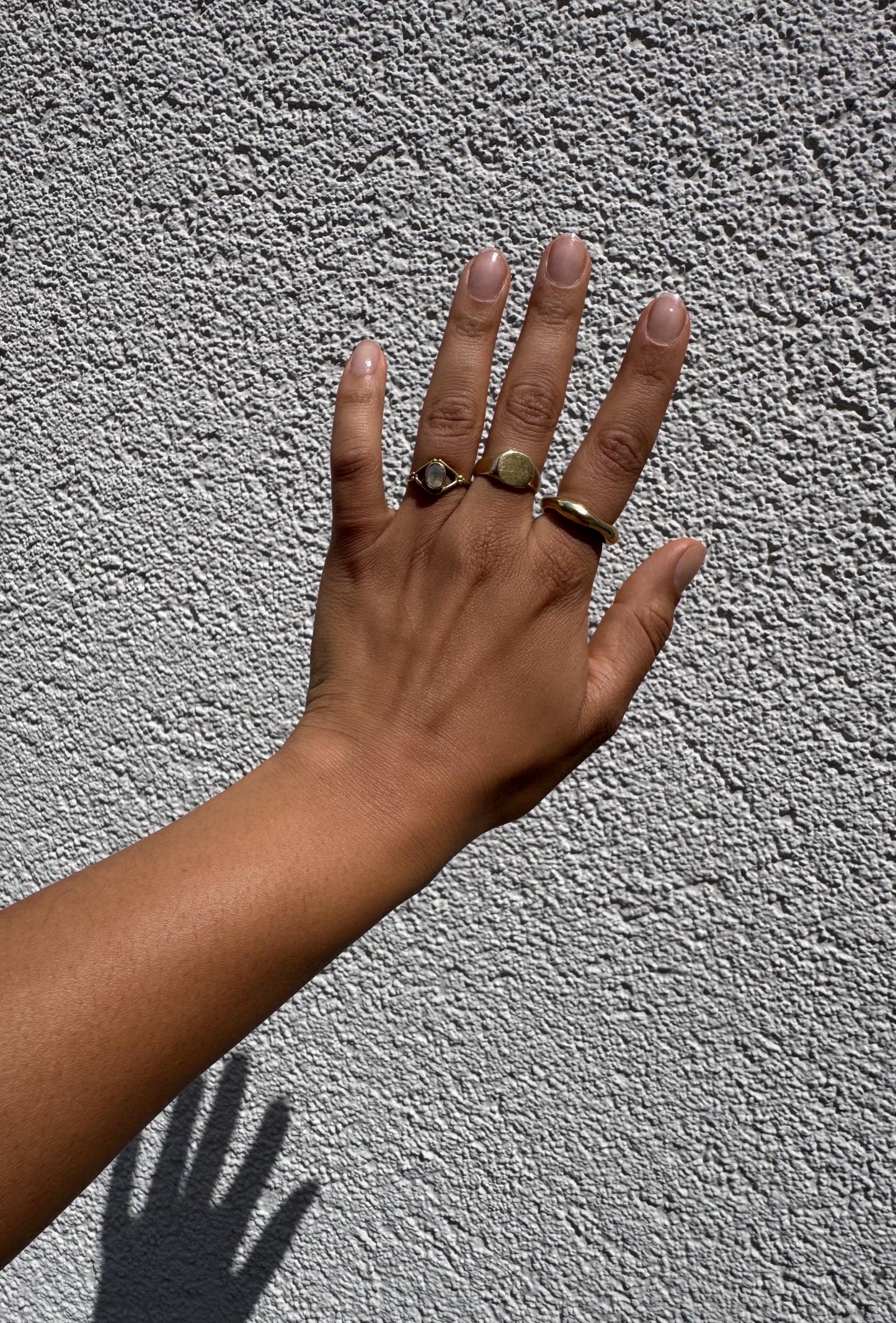 Mondstein Ring Messing, Geometrischer Statement Ring, Goldener Boho Ring, Feiner Kristall Schmuck Damen, Edler Blauschimmernder Ring - RSM14