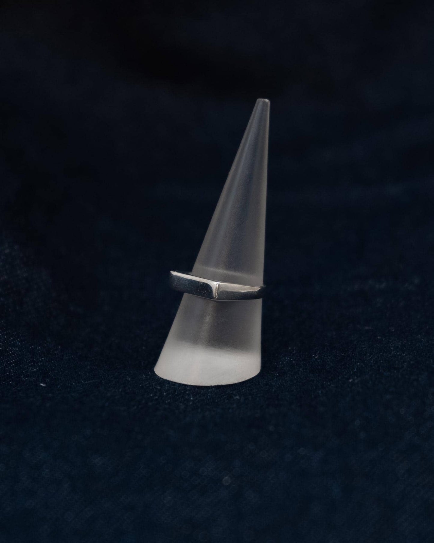 Geometrischer Silberring • Vorne abgeflachte Schiene • Echtes 925er Silber