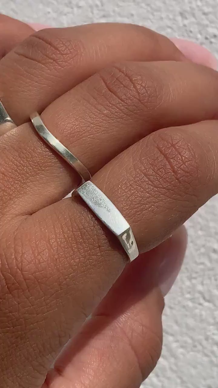 Edler Mondstein-Ring • Elegantes elliptisches Design • Echtes Silber 925