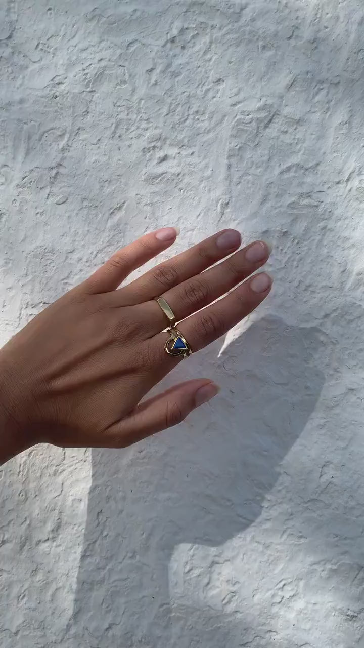 Lapis Lazuli Ring Gold - Dreieck Schliff - Massives Messing - Königsblauer Edelstein - Stein der Wahrheit - Wasserfest - Boho - Naiza RSM4