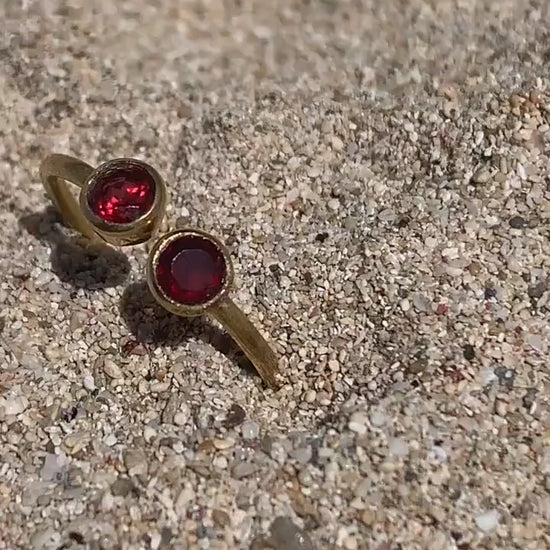 Messingring mit rotem Granat, Granatschmuck, Granatstein, Echtsteinschmuck, Handgemacht - RSS5